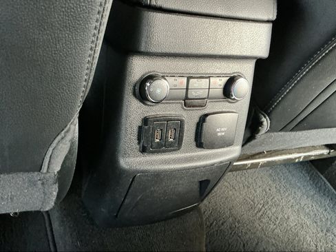 Used 2018 Ford Explorer Limited image 12