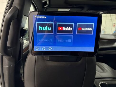 Certified 2024 Chevrolet Suburban High Country image 17