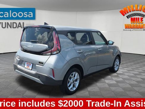 Used 2023 Kia Soul LX w/ Option Group 015 FWD image 8