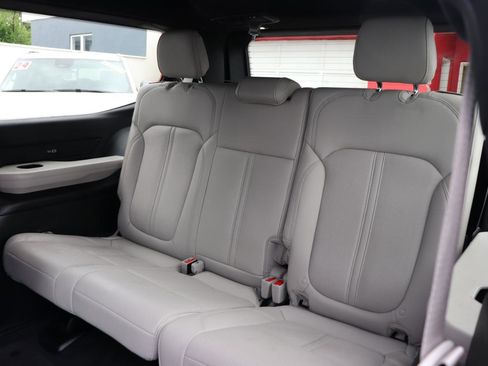 Used 2025 Jeep Wagoneer Series II AWD/4WD image 13