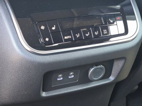 New 2025 Nissan Armada Platinum Reserve image 26