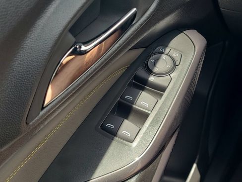 New 2026 Chevrolet Trax ACTIV w/ Driver Confidence Package FWD image 19