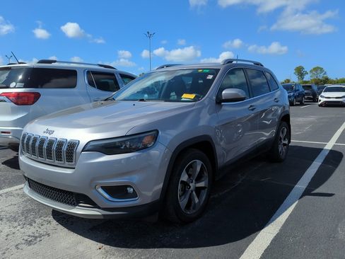Used 2019 Jeep Cherokee Limited image 4