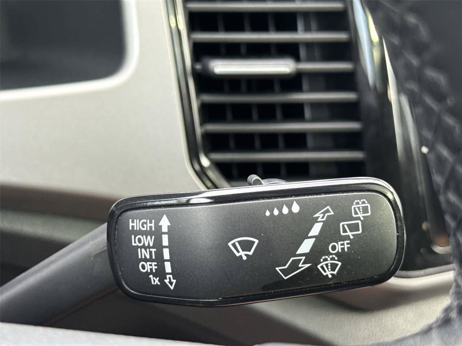 Used 2021 Volkswagen Atlas SEL AWD/4WD image 22