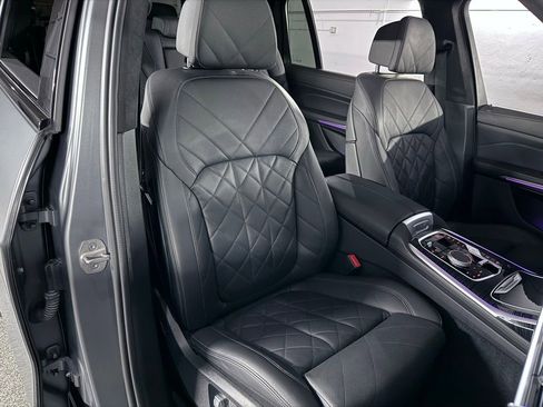 Used 2023 BMW X7 xDrive40i w/ M Sport Package AWD/4WD image 21