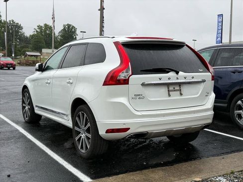 Used 2015 Volvo XC60 T6 w/ Proximity Package AWD/4WD image 9