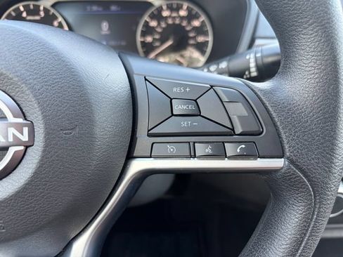 Used 2025 Nissan Altima 2.5 SV FWD image 7