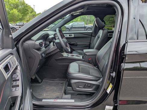 Used 2023 Ford Explorer ST-Line w/ Class IV Trailer Tow Package RWD image 13
