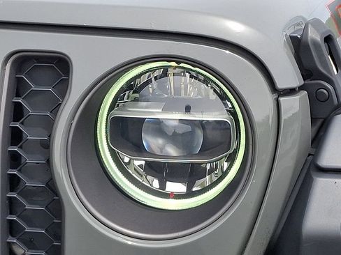 Used 2020 Jeep Gladiator Rubicon AWD/4WD image 9