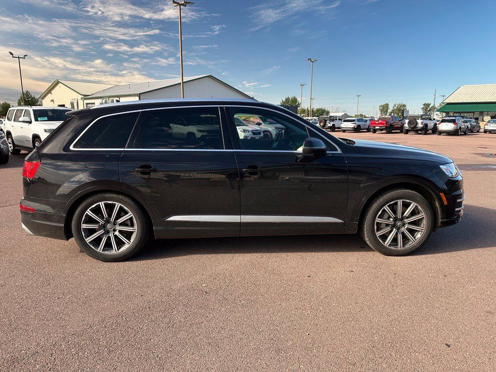 Used 2017 Audi Q7 3.0T Prestige w/ Prestige Package AWD/4WD image 34