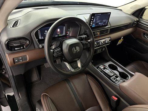 Certified 2025 Honda Pilot Elite image 4