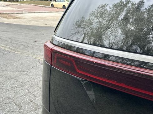 Certified 2024 Kia Carnival SX Prestige image 22