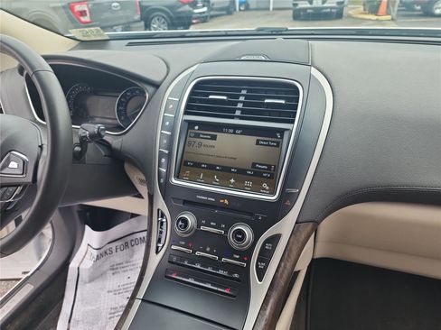 Used 2017 Lincoln MKX Select w/ Select Plus Package image 24