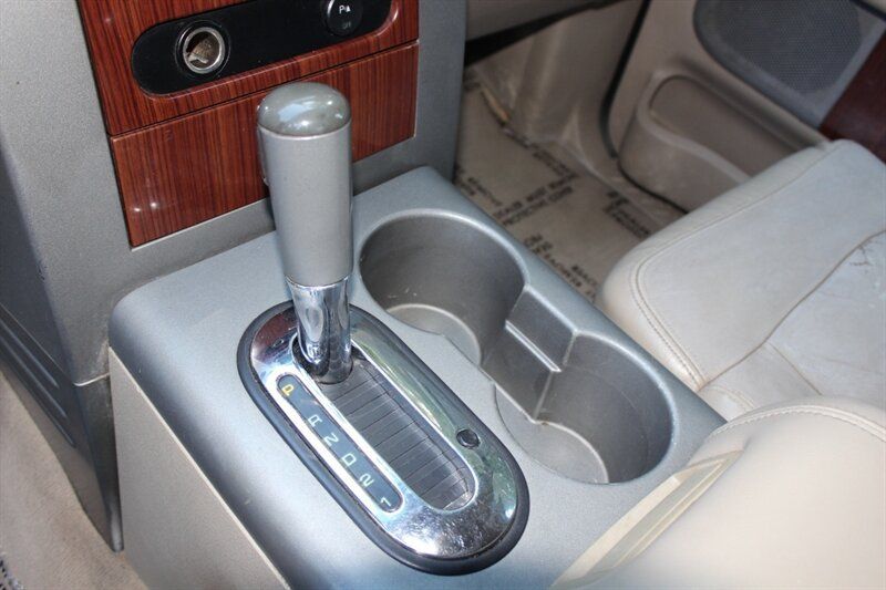 Used 2005 Ford F150 Lariat AWD/4WD image 12