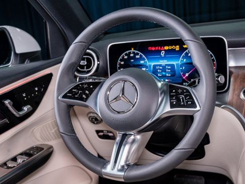 New 2026 Mercedes-Benz GLC 300 image 15