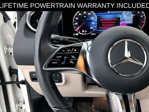 Used 2025 Mercedes-Benz GLA 250 4MATIC image 26