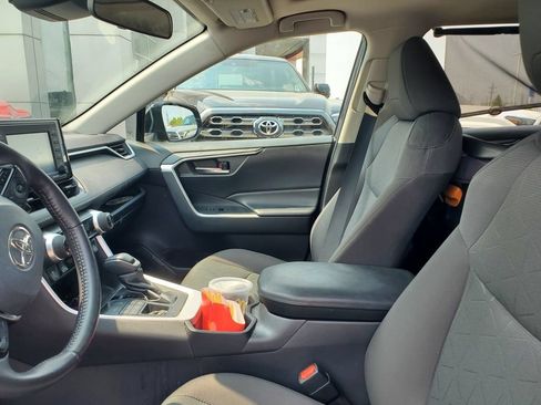 Used 2022 Toyota RAV4 XLE w/ Convenience Package AWD/4WD image 11