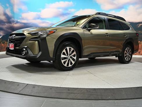 Used 2025 Subaru Outback Premium AWD/4WD image 4