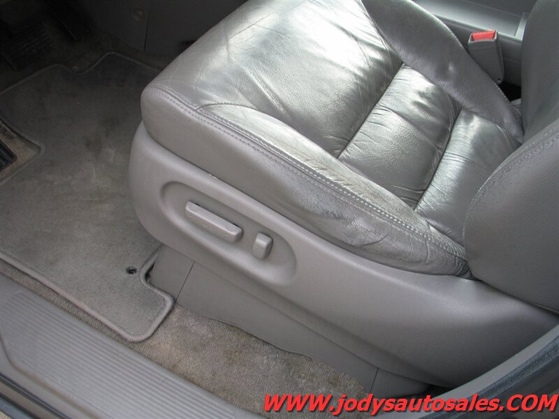 Used 2010 Honda Odyssey Touring image 4