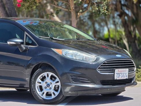 Used 2014 Ford Fiesta SE w/ Exterior Protection Package FWD image 40