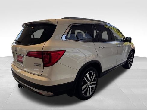 Used 2017 Honda Pilot Touring image 6