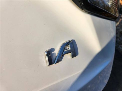 Used 2017 Toyota Yaris iA image 19