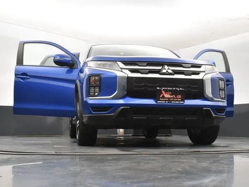 Used 2025 Mitsubishi Outlander Sport SE image 11