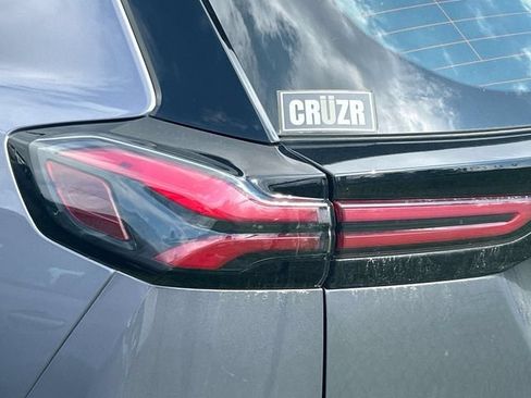 Used 2022 Chevrolet Bolt EUV LT w/ Driver Confidence Package FWD image 10