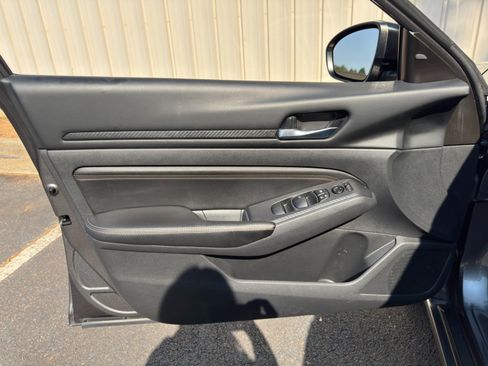 Used 2022 Nissan Altima 2.5 SR w/ Midnight Edition Package FWD image 35