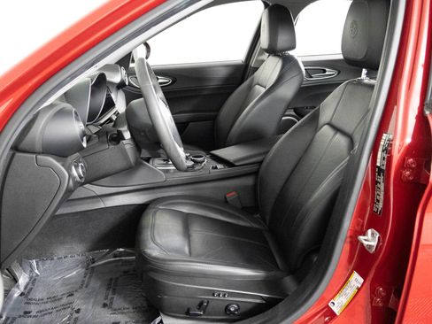 Used 2018 Alfa Romeo Giulia Base w/ Nero Edizione image 19