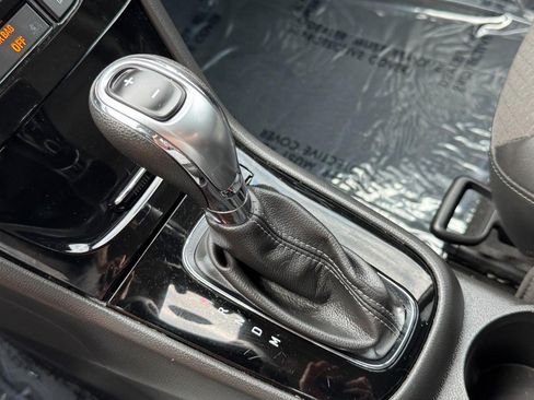 Used 2020 Buick Encore Preferred w/ Safety Package FWD image 22