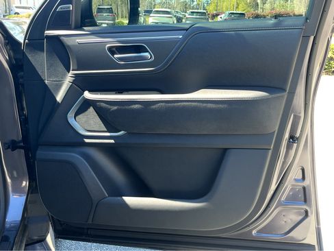 New 2025 INFINITI QX80 Luxe image 17