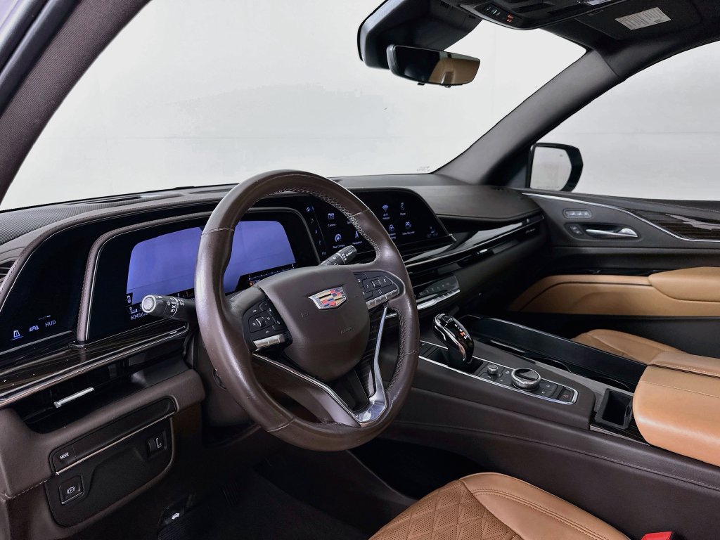 Used 2023 Cadillac Escalade Premium Luxury RWD image 9