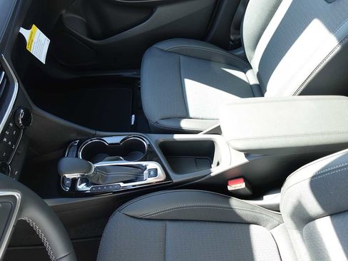 Used 2023 Buick Encore GX Select w/ Sport Touring Package FWD image 21