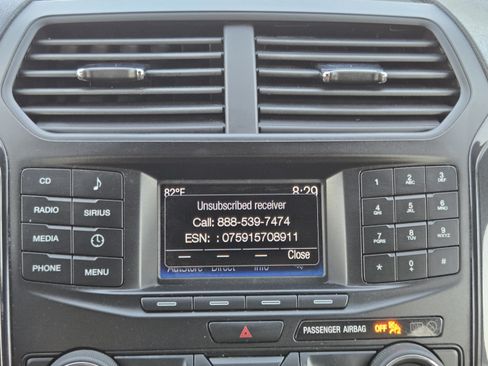 Used 2017 Ford Explorer XLT FWD image 13
