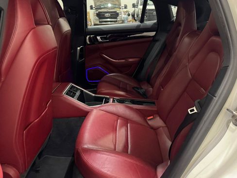 Used 2018 Porsche Panamera image 6