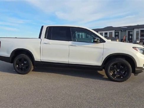 New 2026 Honda Ridgeline Black Edition image 9