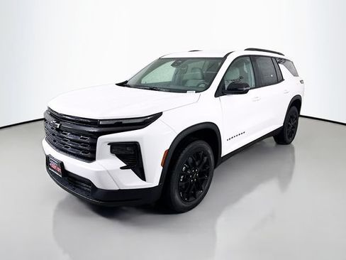 New 2026 Chevrolet Traverse LT w/ Midnight/Sport Edition FWD image 3