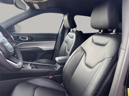 New 2026 Jeep Compass Limited image 12