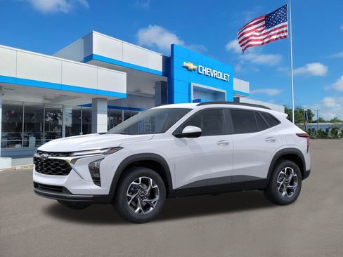 New 2026 Chevrolet Trax LT image 2