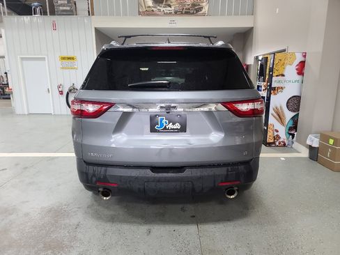Used 2018 Chevrolet Traverse LT FWD image 6