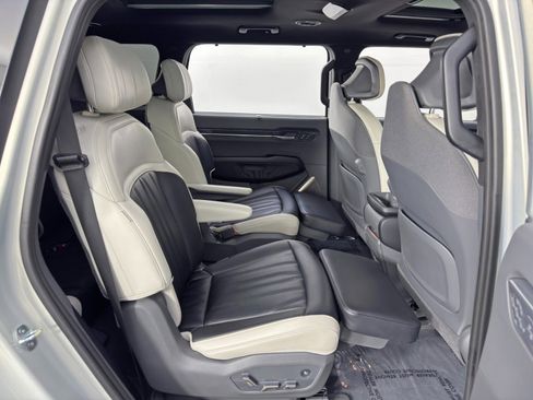 Used 2024 Kia EV9 GT-Line image 45