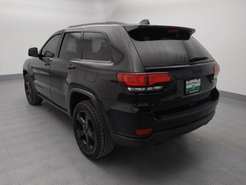 Used 2019 Jeep Grand Cherokee Laredo image 5