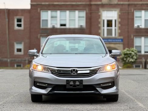 Used 2017 Honda Accord EX-L image 3