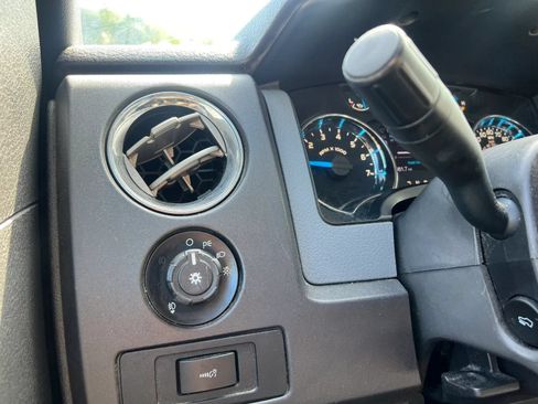 Used 2013 Ford F150 XLT w/ Mid Equipment Group RWD image 16