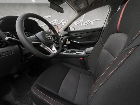 New 2025 Nissan Sentra SR image 19