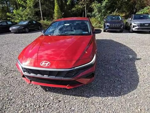 Used 2025 Hyundai Elantra Sport FWD image 13
