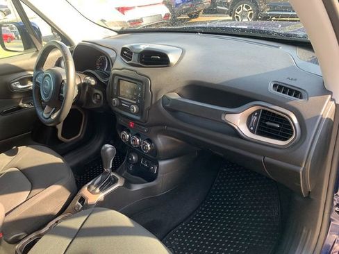 Used 2016 Jeep Renegade Latitude w/ Cold Weather Group AWD/4WD image 11