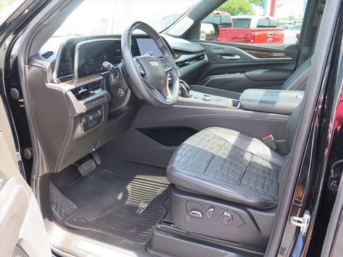 Certified 2023 Cadillac Escalade Sport Platinum w/ LPO, ONYX Package AWD/4WD image 9