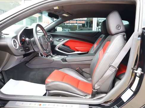 Used 2016 Chevrolet Camaro SS RWD image 12